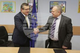 МОН - договор - подписване