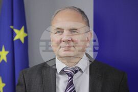 МОН - договор - подписване