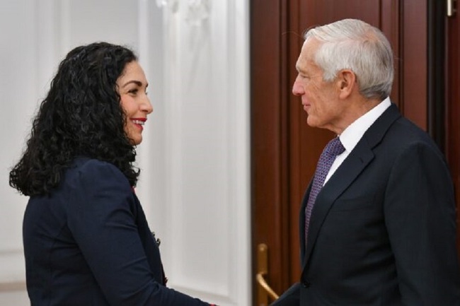 КосоваПрес: Президентът на Косово Вьоса Османи представи пред генерал Уесли Кларк напредъка на страната