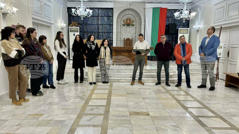 Студенти от Великотърновския университет откриха изложба в Тутракан