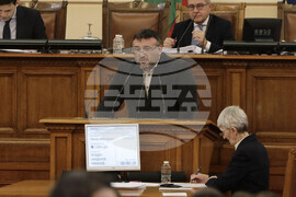 Парламент - заседание - Младен Маринов