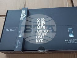 Снимка: Агенция „Митници“ - Митнически служители задържаха голямо количество „маркови“ парфюми от Китай 