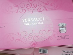 Снимка: Агенция „Митници“ - Митнически служители задържаха голямо количество „маркови“ парфюми от Китай 