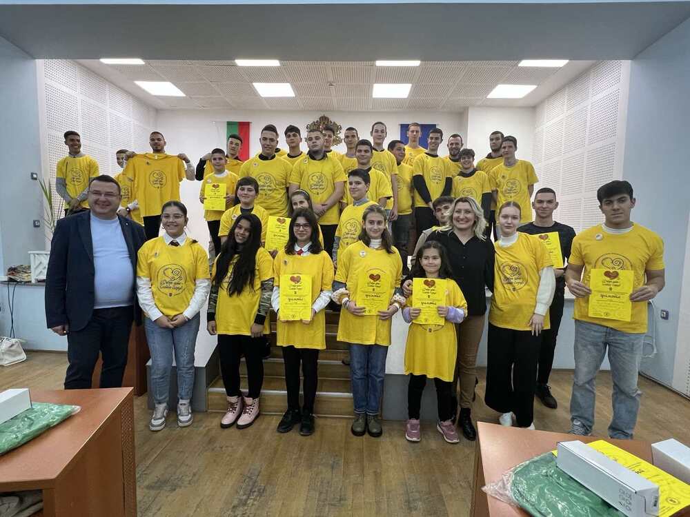 В Свищов наградиха деца, извършили добри постъпки през 2024 година 