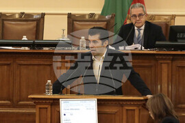 Парламент - заседание - Кирил Петков