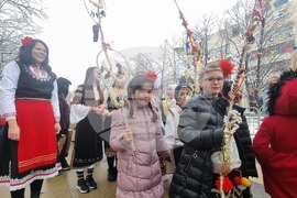 Перник - „Сурвакариада“ - младежко маскарадно дефиле