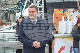 Перник - „Сурвакариада“ - младежко маскарадно дефиле