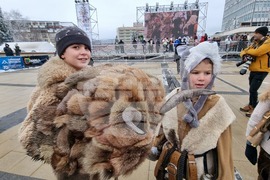 Перник - „Сурвакариада“ - младежко маскарадно дефиле