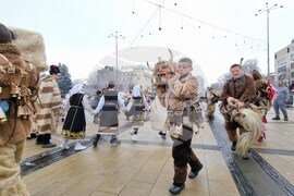 Перник - „Сурвакариада“ - младежко маскарадно дефиле