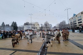 Перник - „Сурвакариада“ - младежко маскарадно дефиле