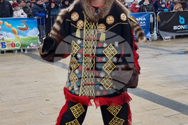 Перник - „Сурвакариада“ - младежко маскарадно дефиле