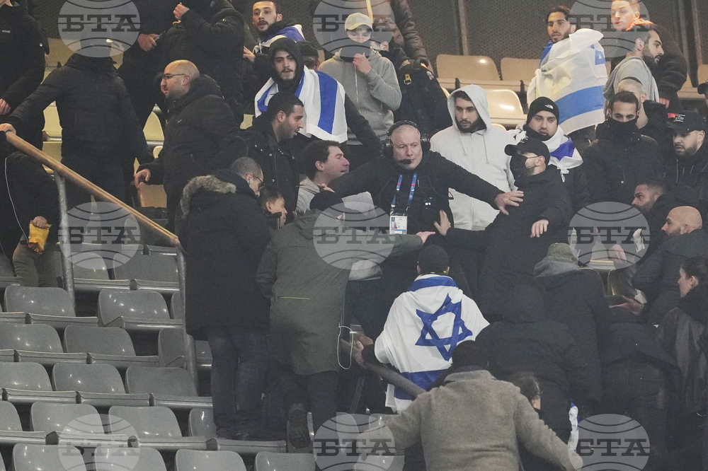 Полицията извърши само два ареста на строго охранявания футболен мач между Франция и Израел в Париж