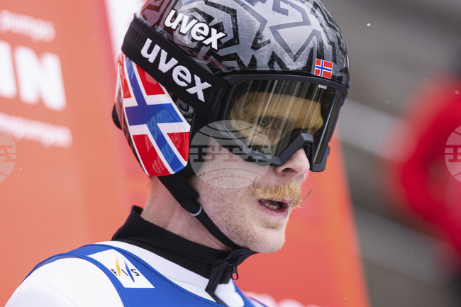 Още трима норвежки ски-скачачи бяха наказани заради манипулации на шлемовете им, обяви ФИС