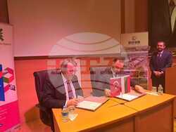 министърът на иновациите и растежа Александър Пулев пред представители на турски компании в една от най-големите индустриални зони в Истанбул-„Бирлик“ 