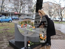 Десетки русенци почетоха жертвите на Холокоста