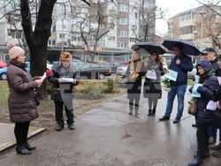 Десетки русенци почетоха жертвите на Холокоста