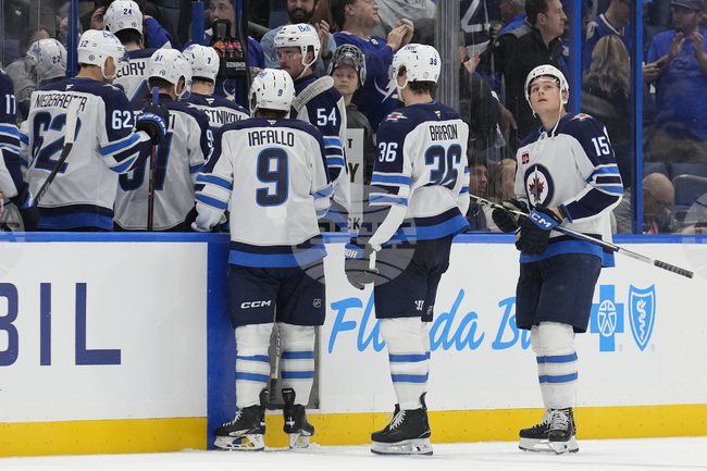 Алекс Аяфало вкара два гола за победа на Уинипег Джетс срещу Минесота Уайлд в дербито на Централната дивизия в НХЛ