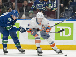 Islanders Canucks Hockey