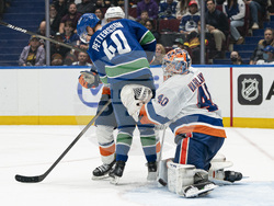 Islanders Canucks Hockey