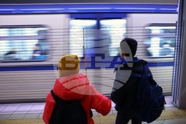 Софийско метро - транспорт - спирка - пътници