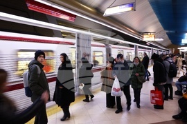 Софийско метро - транспорт - спирка - пътници