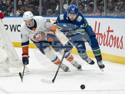 Islanders Canucks Hockey