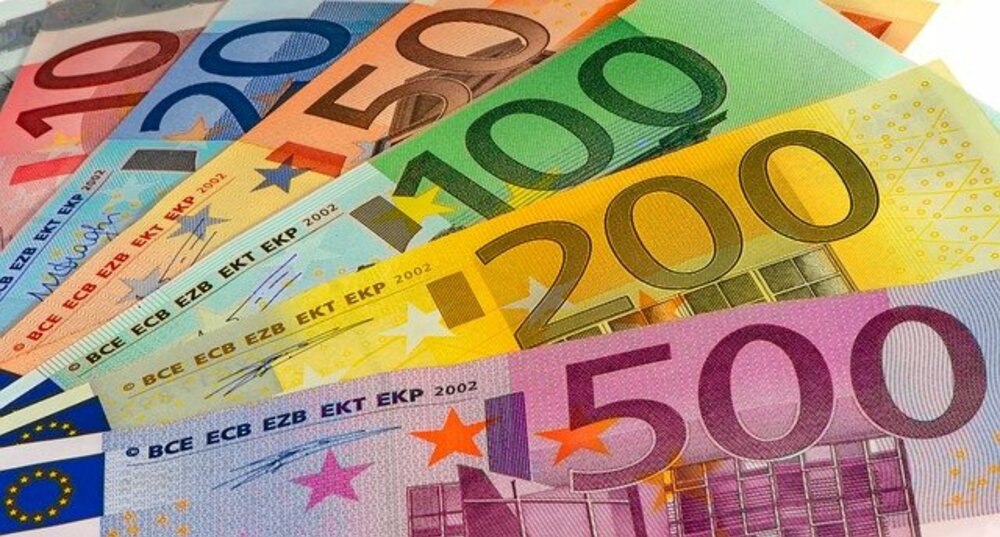 МИНА: Средната нетна заплата в Черна гора е 727 евро през декември