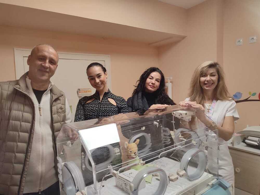 За Деня на недоносените деца УМБАЛ в Бургас получи последен модел кувьоз