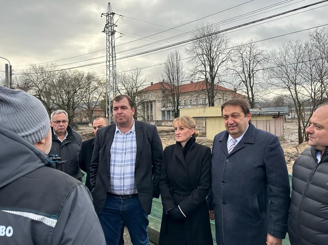 Министър Гечев: Ще помогнем на кмета на община Карлово за справяне с частичното бедствено положение