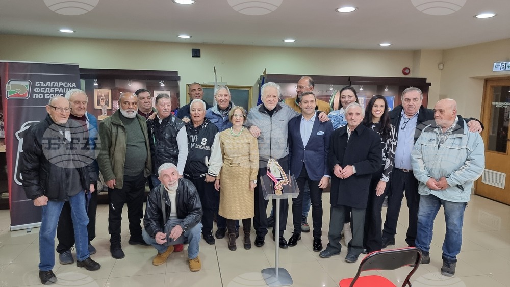 Много боксьори, деятели и приятели уважиха тържеството на Александър Николов по повод 60 години от бронзовия му олимпийски медал от Токио