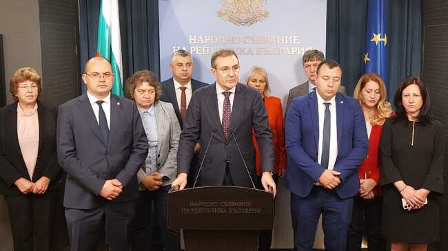 Коалиция „БСП – Обединена левица“: „БСП – Обединена левица“ и „Възраждане“ с искане до КС за връщане на правомощията на президента за сформиране на служебен кабинет