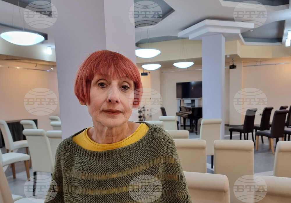 Актьорът винаги трябва да играе съвременно, смята Юлияна Чернева от Варненския драматичен театър