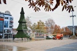 Бургас - коледна украса - подготовка