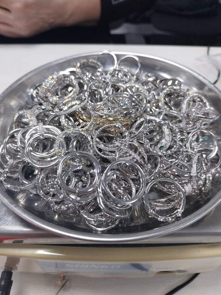 Над 10 кг контрабандни сребърни бижута задържаха митничари на "Капитан Андреево", украинска гражданка е обвинена за трафика