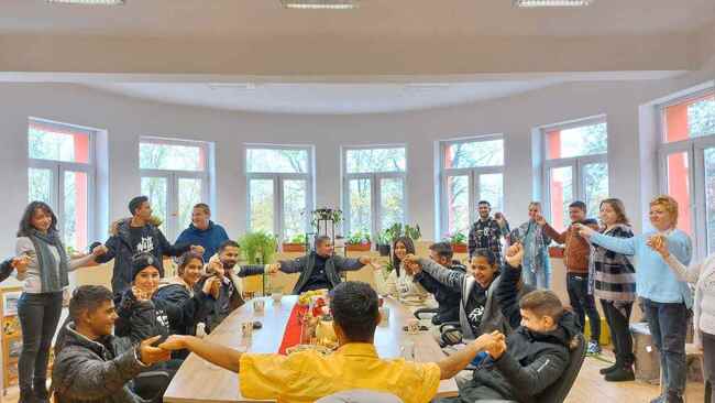 В Професионална гимназия по селско стопанство „Царица Йоанна“ в Пазарджик отбелязаха Деня на четенето с проект, изготвен от изкуствен интелект