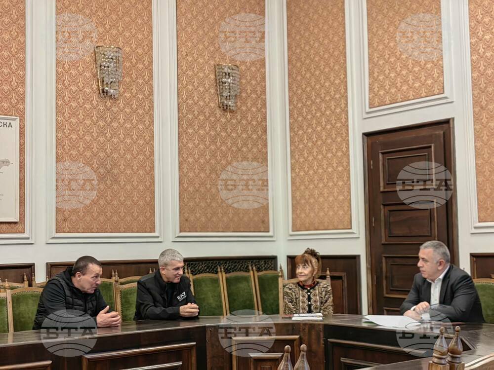 Община Сливен: Въпроси за благоустрояване, имотни и други казуси в приемния ден на кмета Стефан Радев