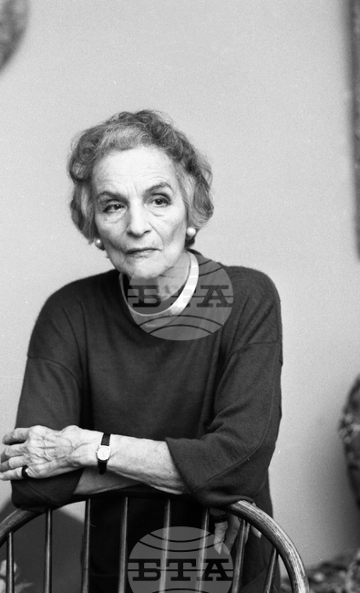 Вера Недкова - художничка и реставратор