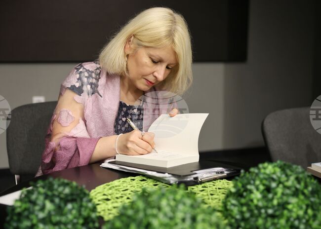 Бургас - Ивелина Радионова - книга - представяне