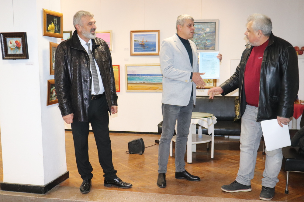 Община Русе: За първи път художници провокират предчувствието за зимата с обща ноемврийска изложба