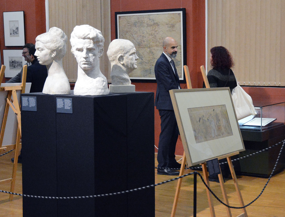 Община Варна: Павел Попов участва в откриването на първата гостуваща румънска изложба във Варна