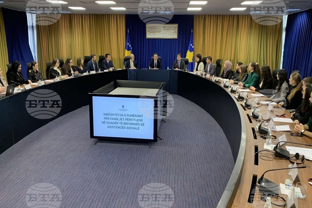 КосоваПрес: В Косово стартира програма, субсидираща 70 процента от заплатата на включените в нея