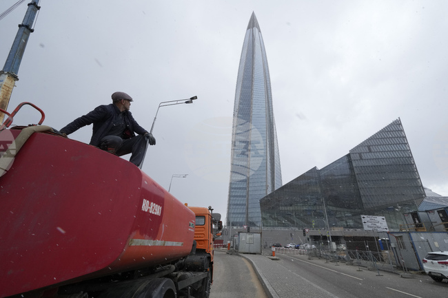 Потокът на руски газ към Австрия продължава и днес