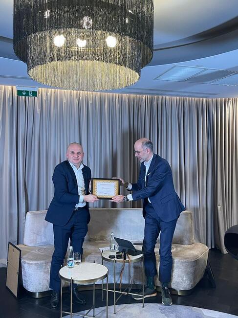 Илхан Кючюк отличен с приза „Прогресивен лидер на годината“ от Дарик радио