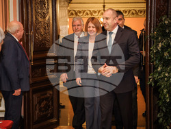 Кметът Фандъкова връчи специално изработени по повод юбилея на столичното метрото медали за изключителни заслуги 