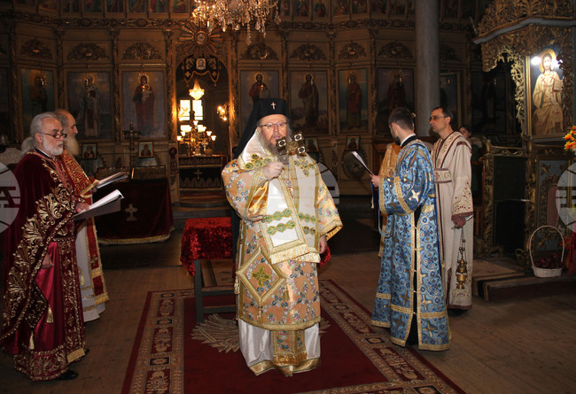 Разград - празнична света литургия