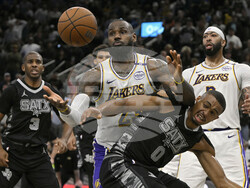Lakers Spurs Basketball