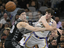 Lakers Spurs Basketball