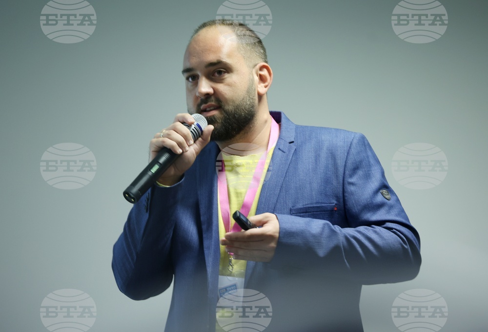 „Родени твърде рано" - конференция - Васил Калев,