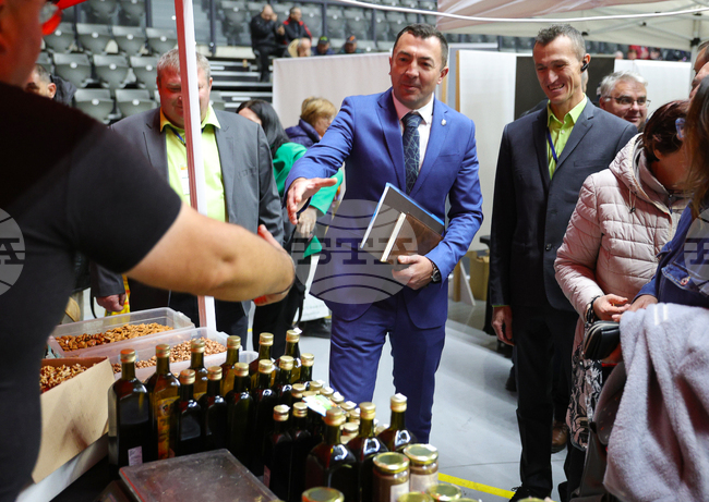 Производители, експерти, търговци и потребители на български плодове ще събере изложението „Дунавски овощари 2025“ в Русе