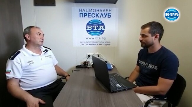 Офицерски кандидат Андрей Петров от борда на НИК 421: Стъпването ни на остров Ливингстън допринася много за науката